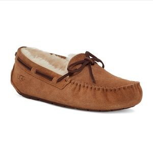 ⭐️ NWT - Women's UGG Dakota Moccasin Slippers